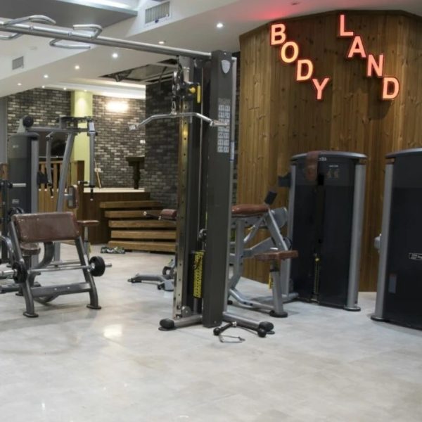 باشگاه-بدنسازی-سرزمین-بدن-body-land-اصفهان