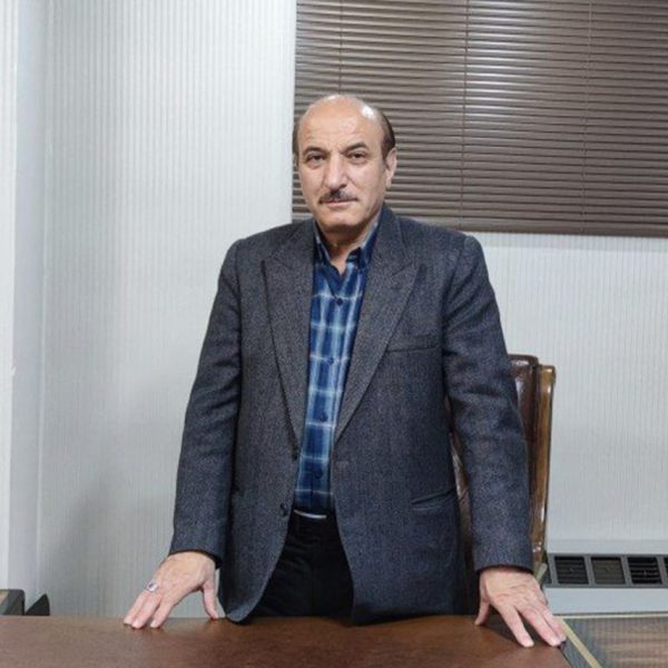 دکتر-محمود-باقری-وکیل-دادگستری-اصفهان